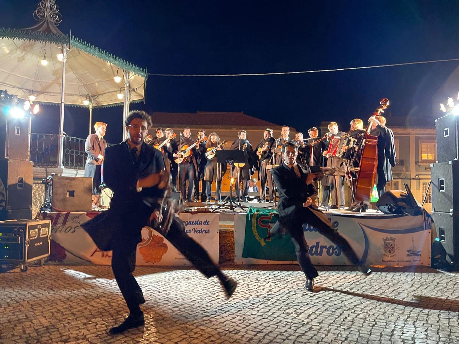 Noite Abril Em Maio 2